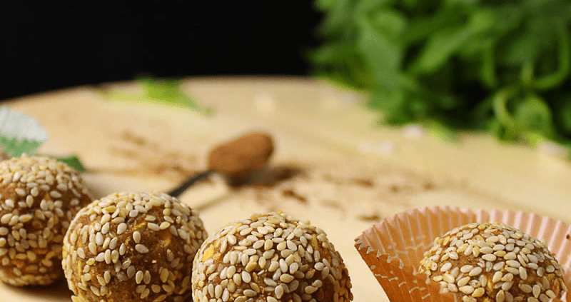 Bomboane Raw Vegane cu Morcov și Susan Desert vegan Bomboane vegane Reteta