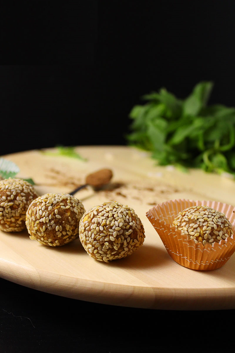 Bomboane Raw Vegane cu Morcov și Susan Desert vegan Bomboane vegane Reteta